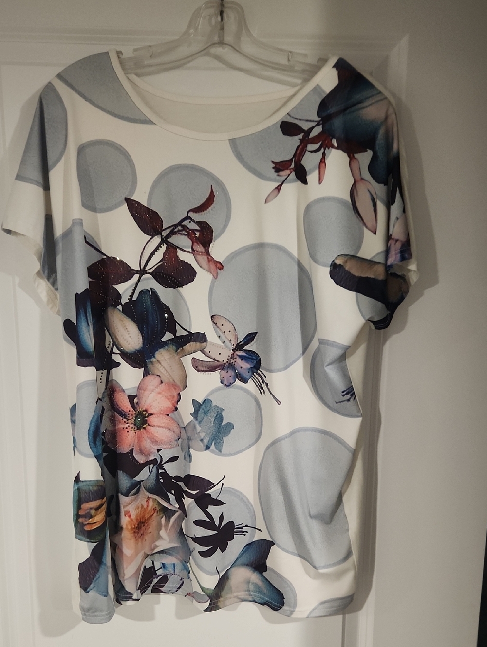 Floral Print Short Sleeve Top in Cream and Blue